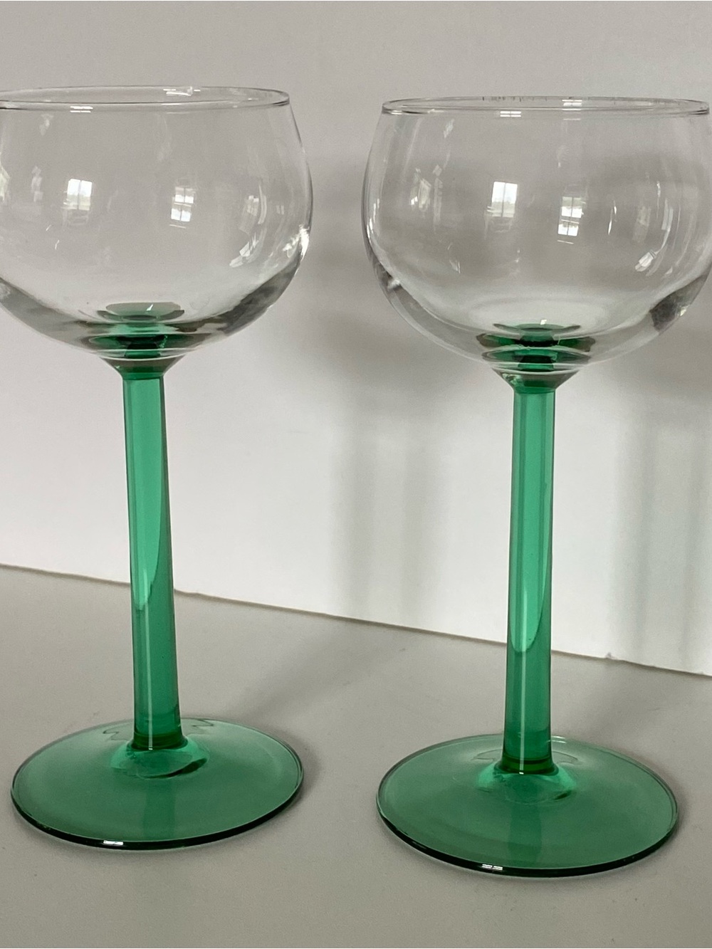 Vintage Luminarc Wine Glass Green Stem Set Of 2 Made In France Mint Cond! 6.25”.